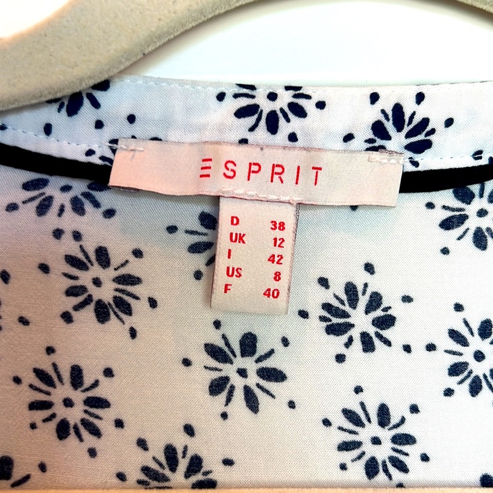 ESPRIT - Picture 3 of 6
